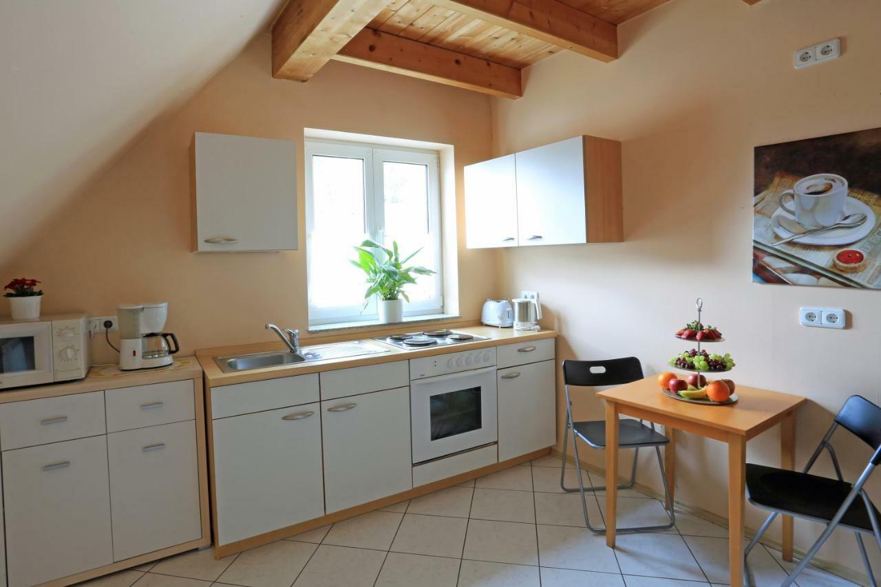 ホテル Weinstube Schwalbennest カールスシュタット エクステリア 写真